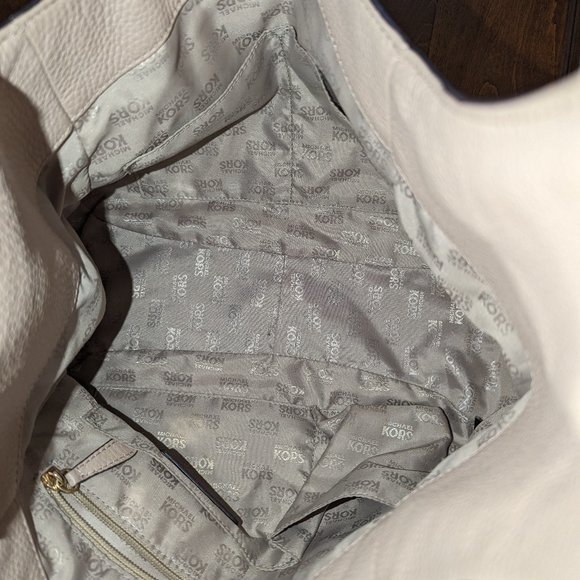 Michael Kors Slouchy Hobo bag Very Good Condition - Picture 8 of 11